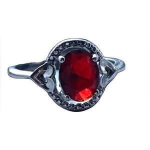 JS Jewel Scent Ruby Red Stone Heart Woman’s Ring Silver Tone Costume Jewelry